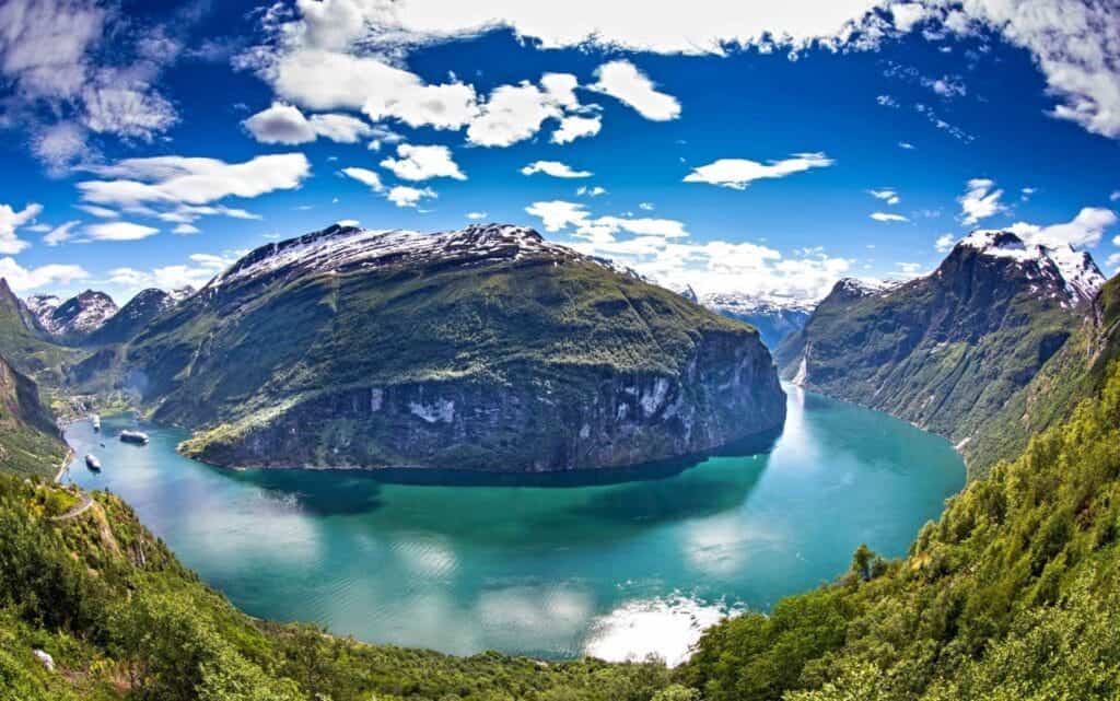 Camperroute Noorwegen: hoge bergen en diepe fjorden (25 dagen)